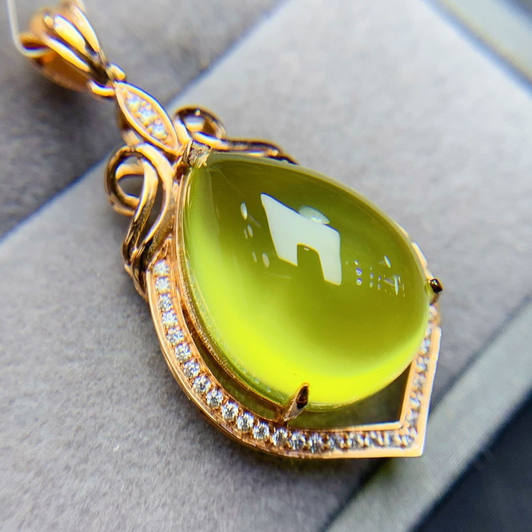 14K GOLD 13 CT NATURAL PREHNITE and DIAMOND PENDANT - 5