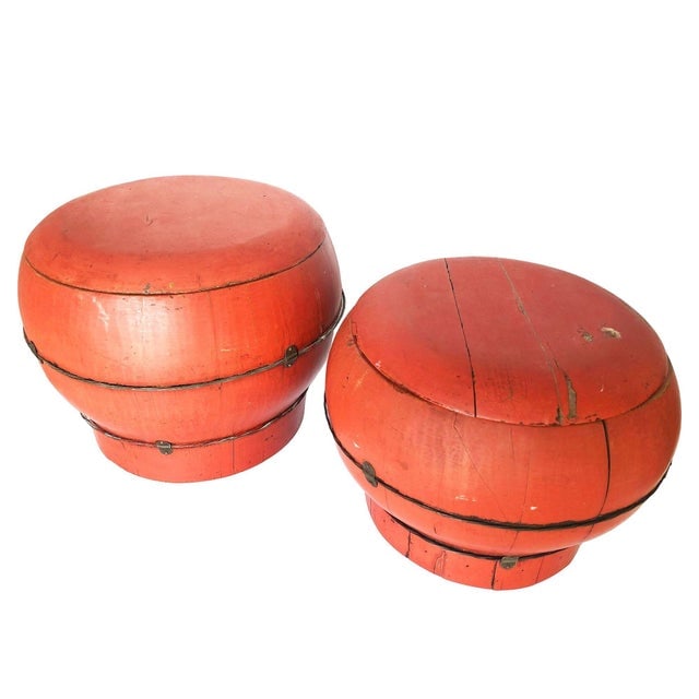 Pair of 1950s Chinese Red Lacquered Wood Rice Bucket Decorative Box With Lid - 3