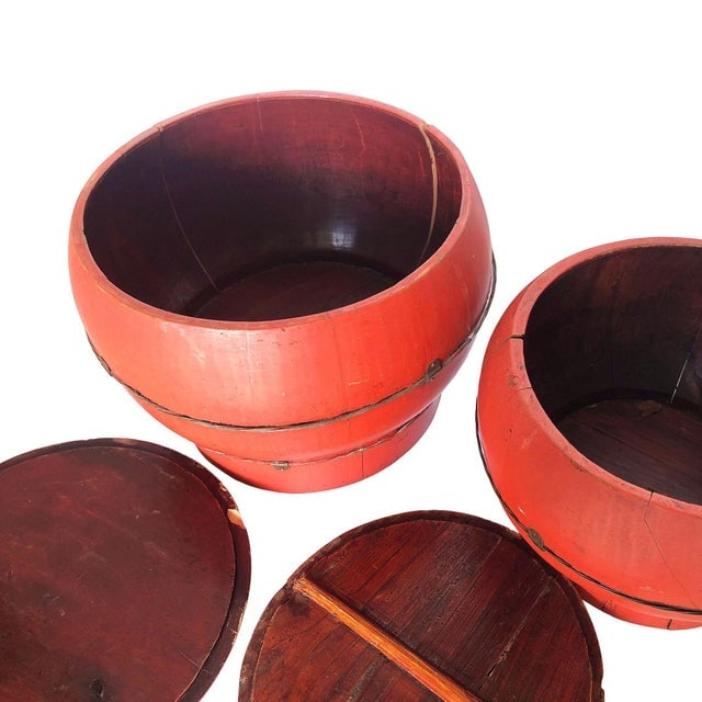 Pair of 1950s Chinese Red Lacquered Wood Rice Bucket Decorative Box With Lid - 4