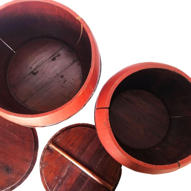Pair of 1950s Chinese Red Lacquered Wood Rice Bucket Decorative Box With Lid - 5