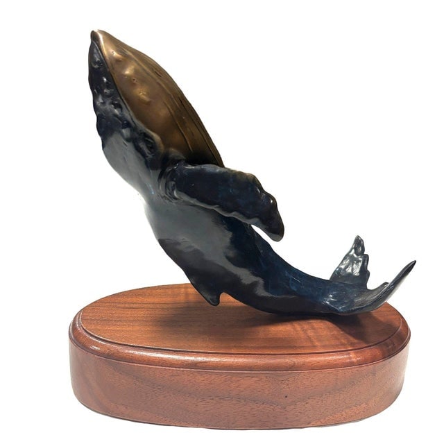 1980s Hand Casted Humpback Whale Bronze Sculpture Mounted on Stand by t.h. Oliver - 3