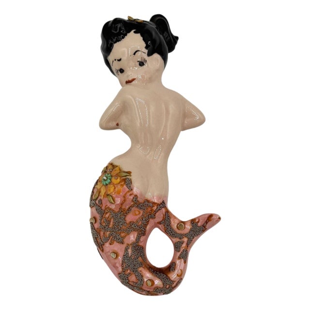 Mid 20th Century Art Pottery Ceramic Wall Sculpture Brunette Mermaid: Title: Mid 20th Century Art Pottery Ceramic Wall Sculpture Brunette Mermaid Description: Original Mid-century ceramic wall sculpture featuring a classic pin-up-inspired design features a brunette hair