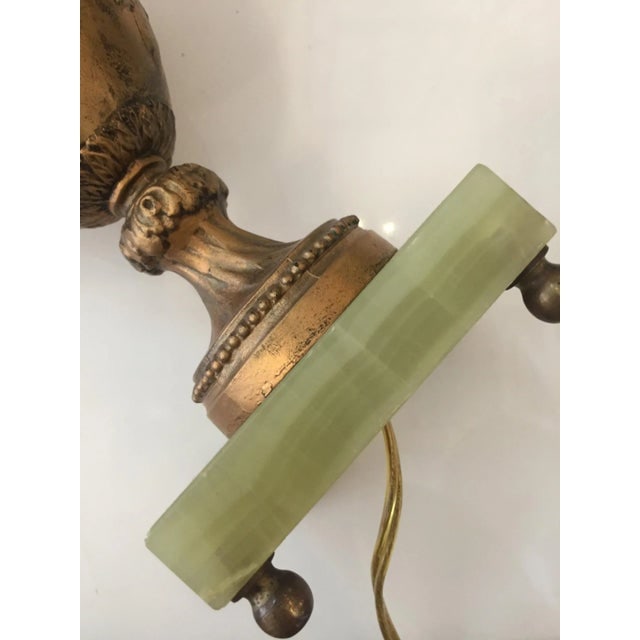 1950s Hollywood Regency Style Goldtone Spelter Urn Table Lamp on Marble Base - 2