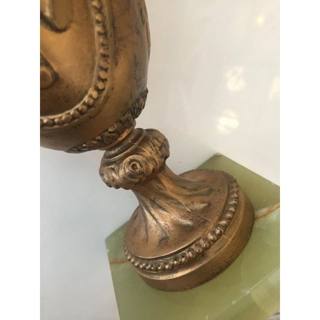 1950s Hollywood Regency Style Goldtone Spelter Urn Table Lamp on Marble Base - 3