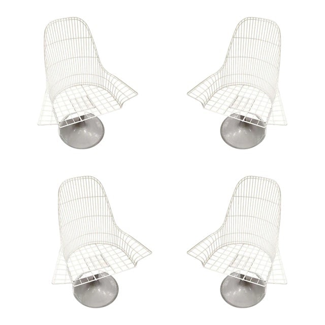 Vintage Mid-Century Bertoia Style Wire Diamond Lounge by Thinline, Set of 4: Title: Vintage Mid-Century Bertoia Style Wire Diamond Lounge by Thinline, Set of 4 Description: Set of 4 vintage 1950s Mid-century Bertoia style wire diamond lounge chairs. Each chair featuring a larg