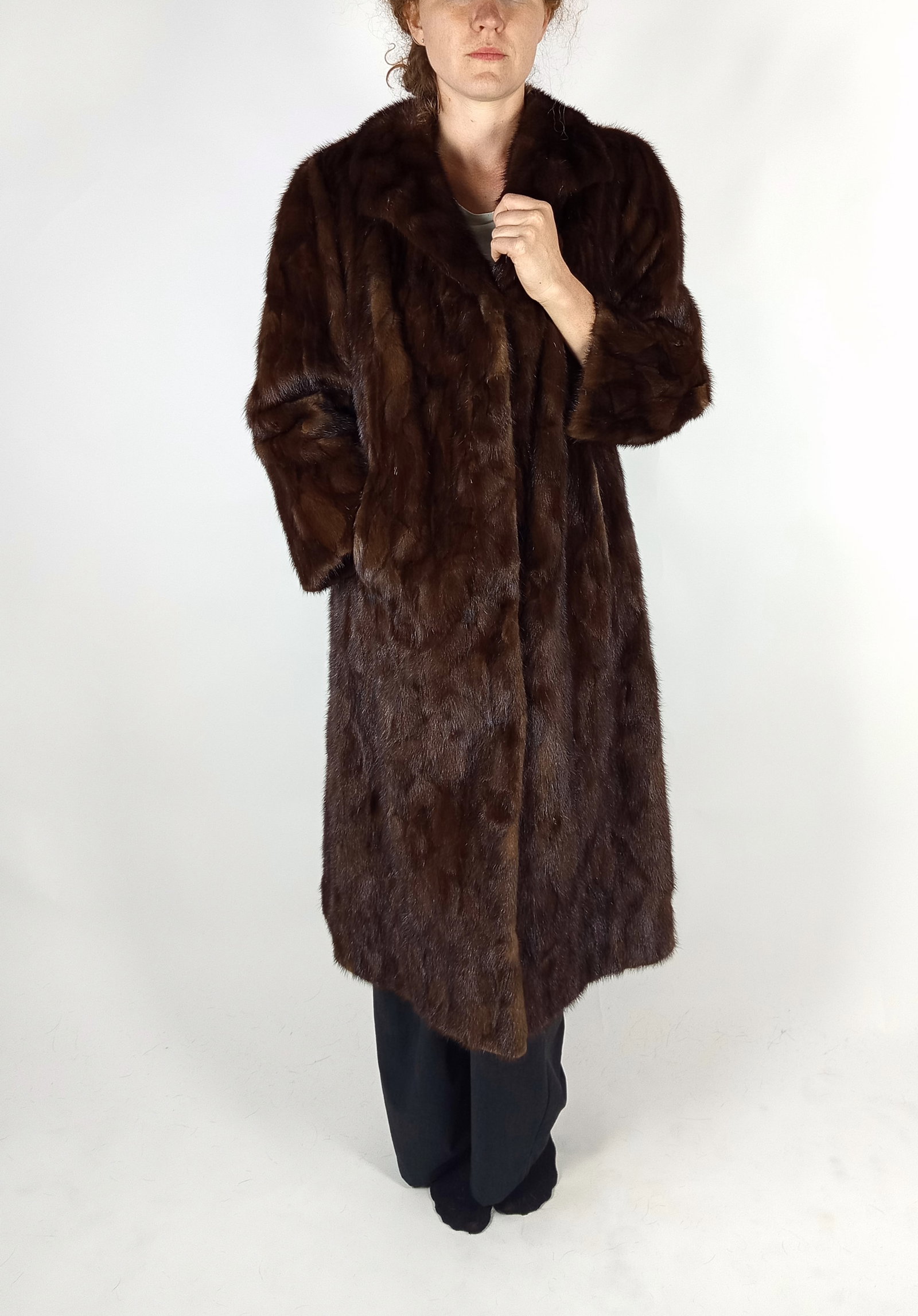DARK BROWN MINK COAT EU: M ; US: 12 - 9