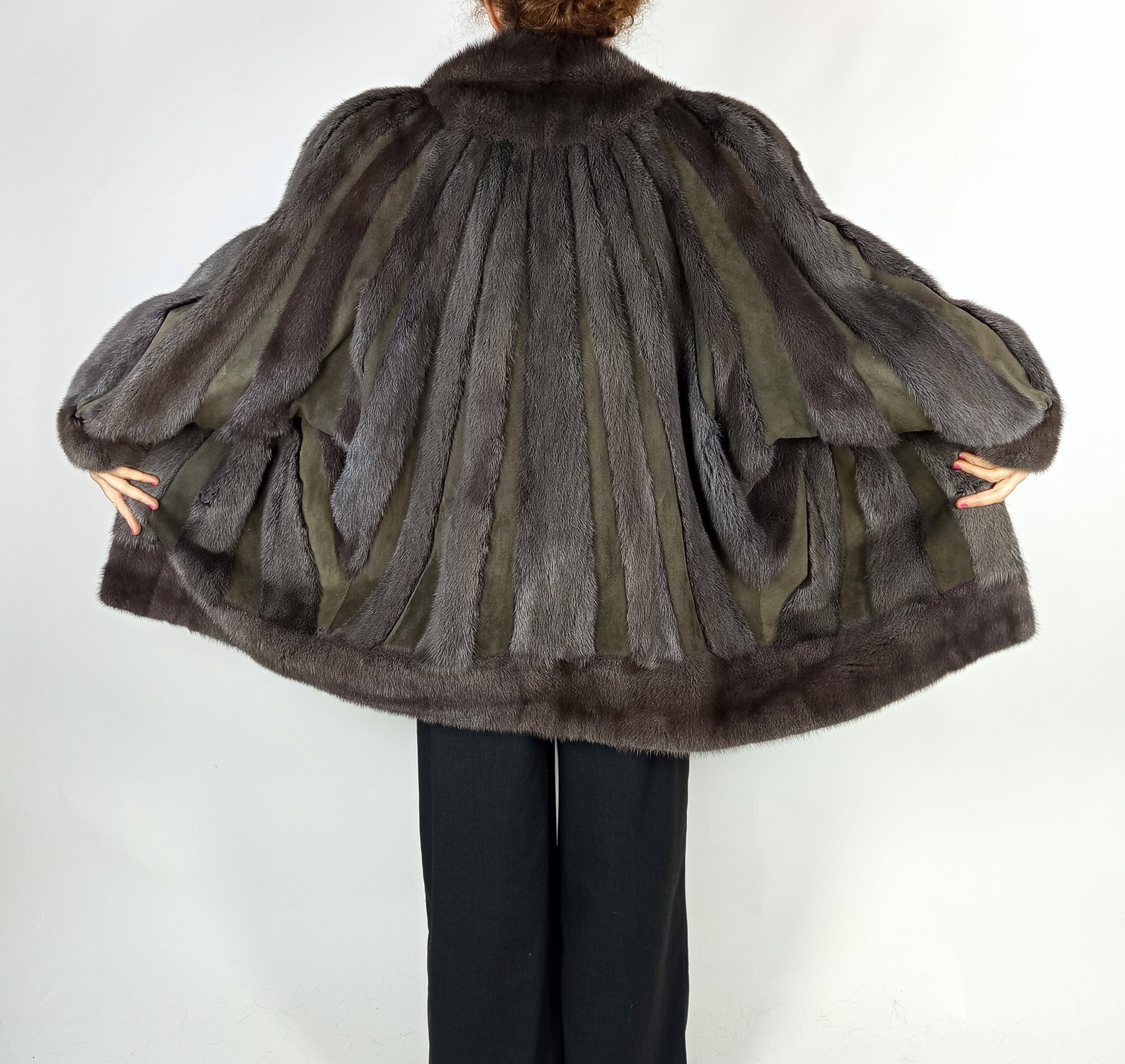 GREY MINK BOMBER JACKET EU: XXL ; US: 24 - 5