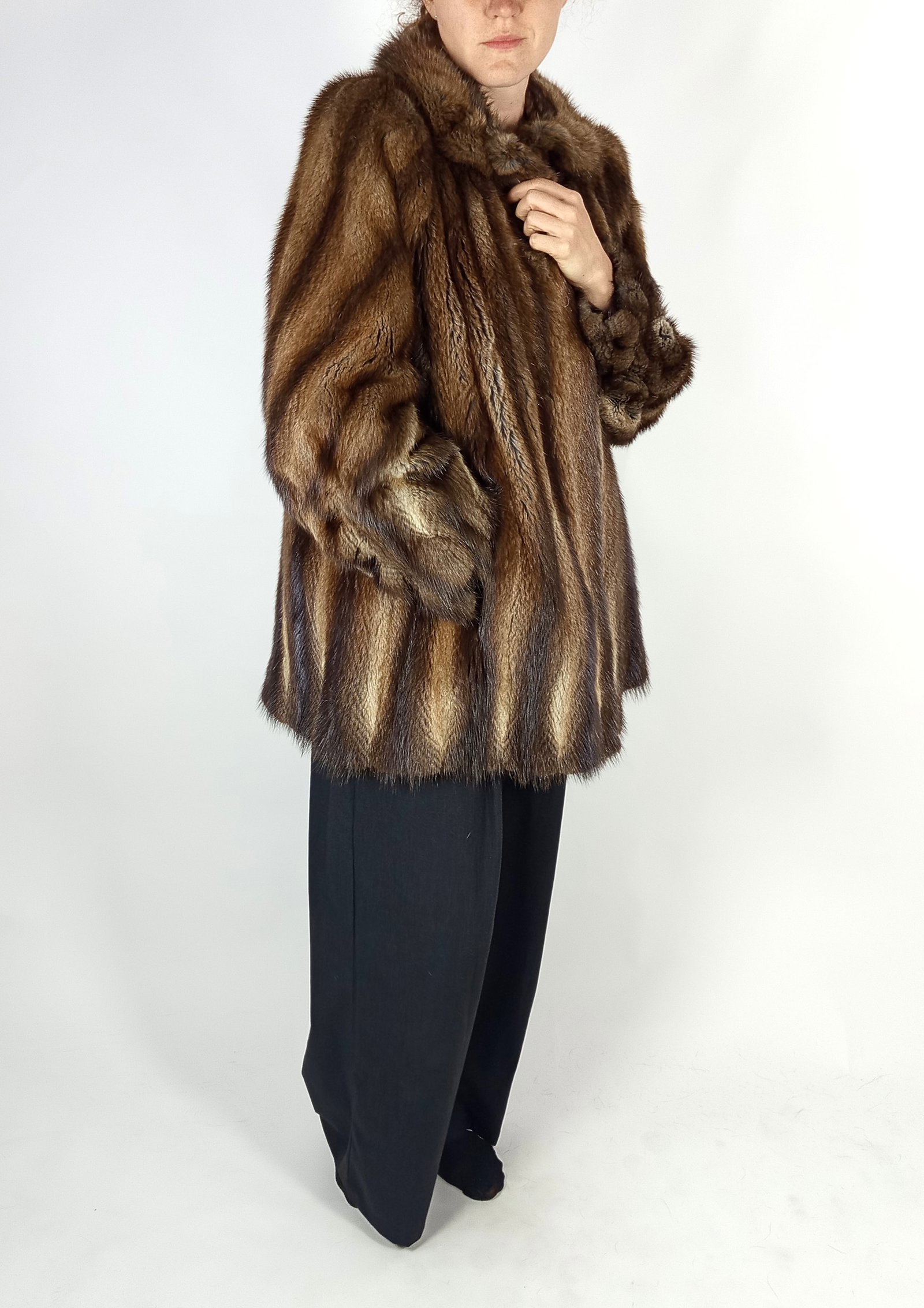BISAM FUR AJCKET EU: XL ; US: 18 - 10