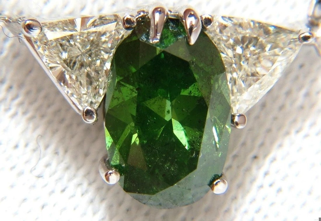 3.26CT ENHANCED FANCY COLOR GREEN DIAMOND NECKLACE SIDE TRILLIANTS 14KT 10035**: Title: 3.26CT ENHANCED FANCY COLOR GREEN DIAMOND NECKLACE SIDE TRILLIANTS 14KT 10035** Description: 3.26CT ENHANCED FANCY COLOR GREEN DIAMOND NECKLACE SIDE TRILLIANTS 14KT 10035 $5,000.00 PRODUCT