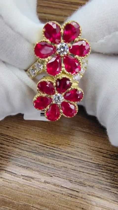 5.20ct Natural Ruby Diamonds Flower Cluster Ring 18kt yellow gold *v - 3