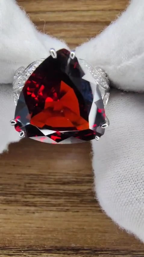 Triangular-Cut Garnet Ring with Natural Diamonds 14kt *v - 3