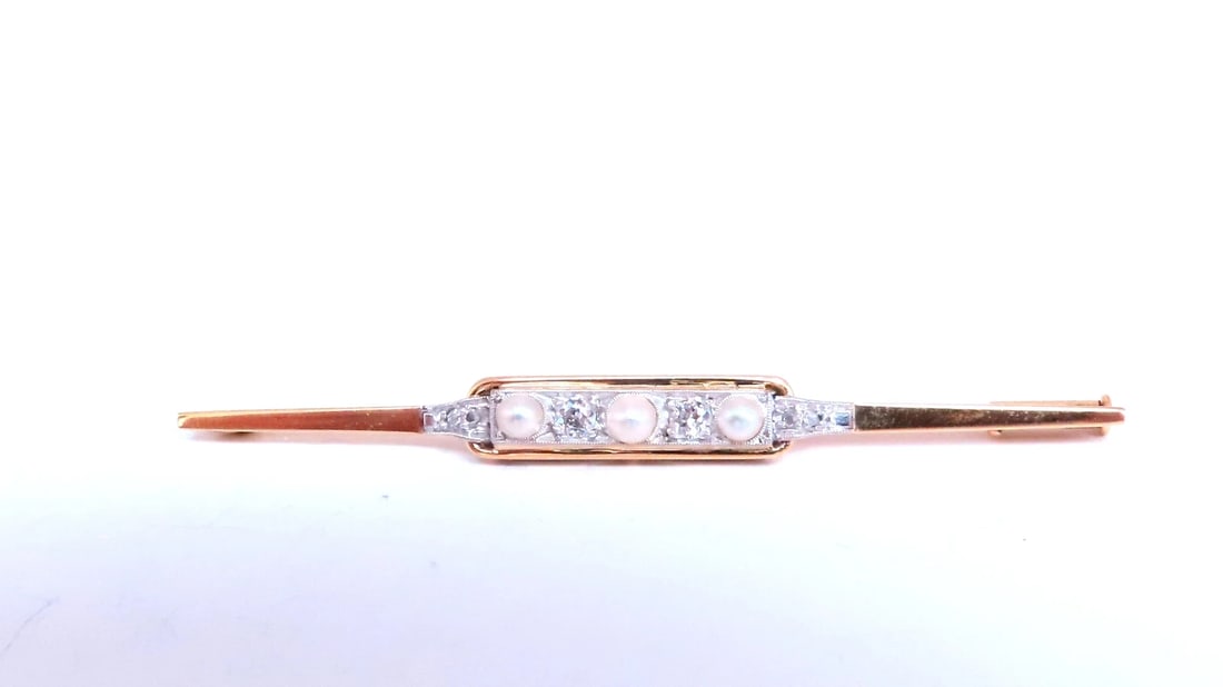 3mm Freshwater Pearl Pin Vintage 14kt 12567**: Title: 3mm Freshwater Pearl Pin Vintage 14kt 12567** Description: 3mm Freshwater Pearl Pin Vintage 14kt 12567 $800.00 PRODUCT DESCRIPTION 0.30ct natural diamonds bar vintage pin g-color vs-2 clarity 3
