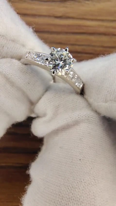 GIA Certified .58ct Natural Round Diamond solitaire ring G/Vs1 *v - 3