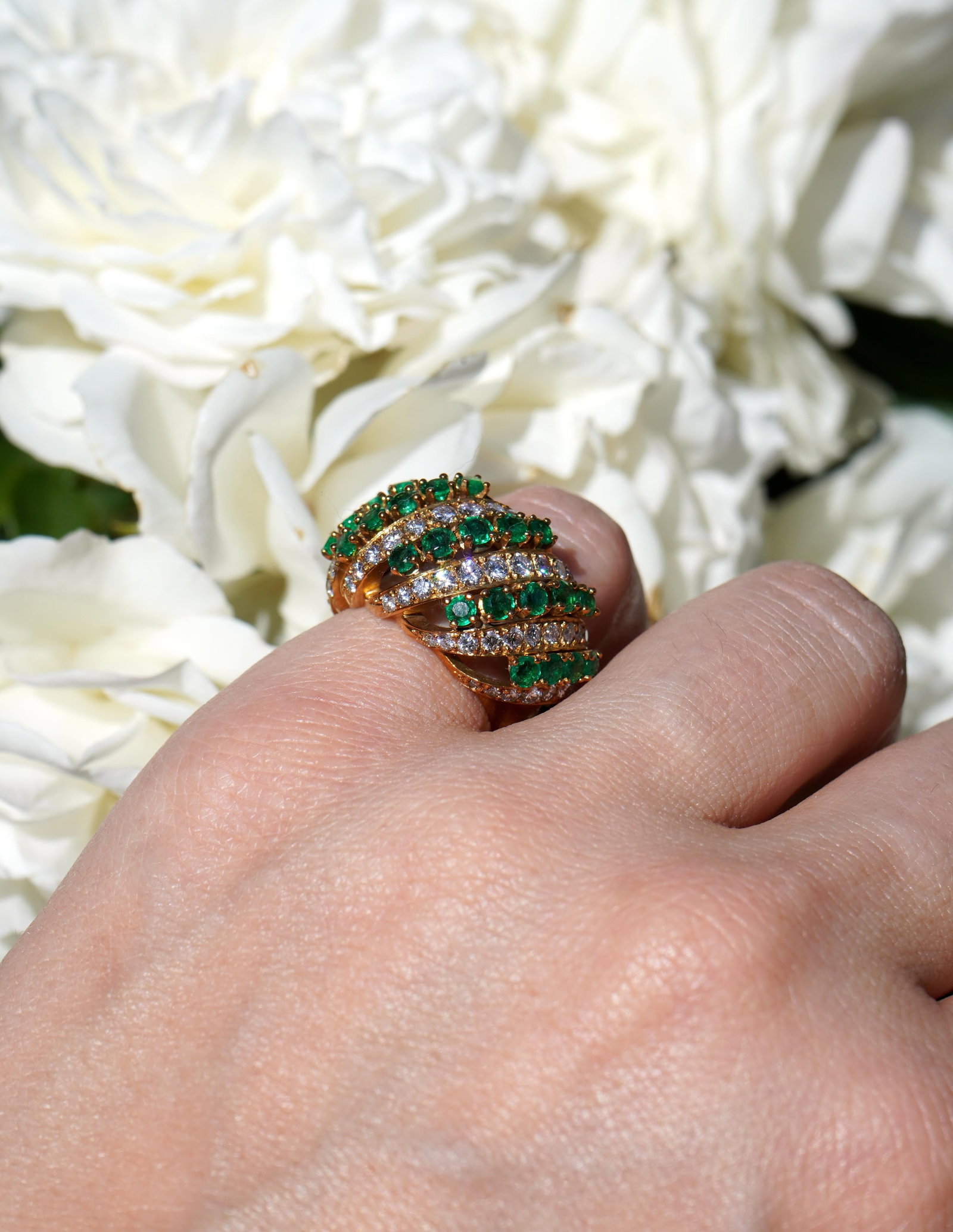 Vintage Asprey & Co. 18k Gold Emerald Diamond Cluster Cocktail Ring - 3
