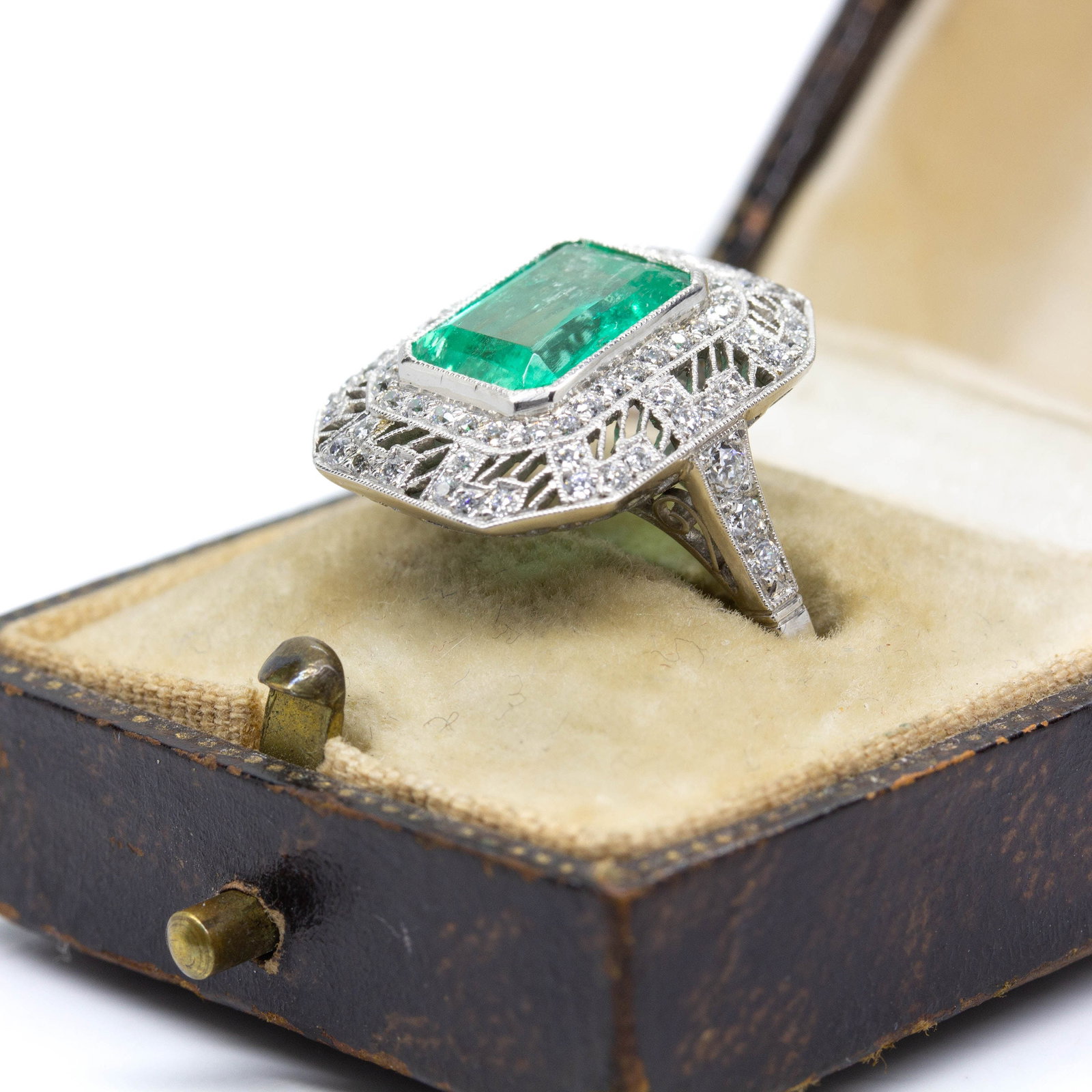 Art Deco Platinum Natural Emerald and Diamond Ring - 5