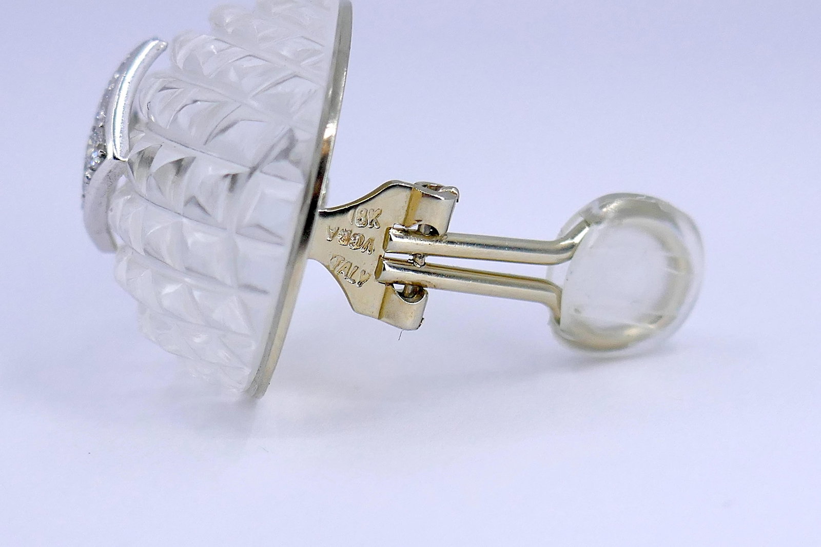 Van Cleef & Arpels Carved Crystal and Diamond Earrings clip-on - 4