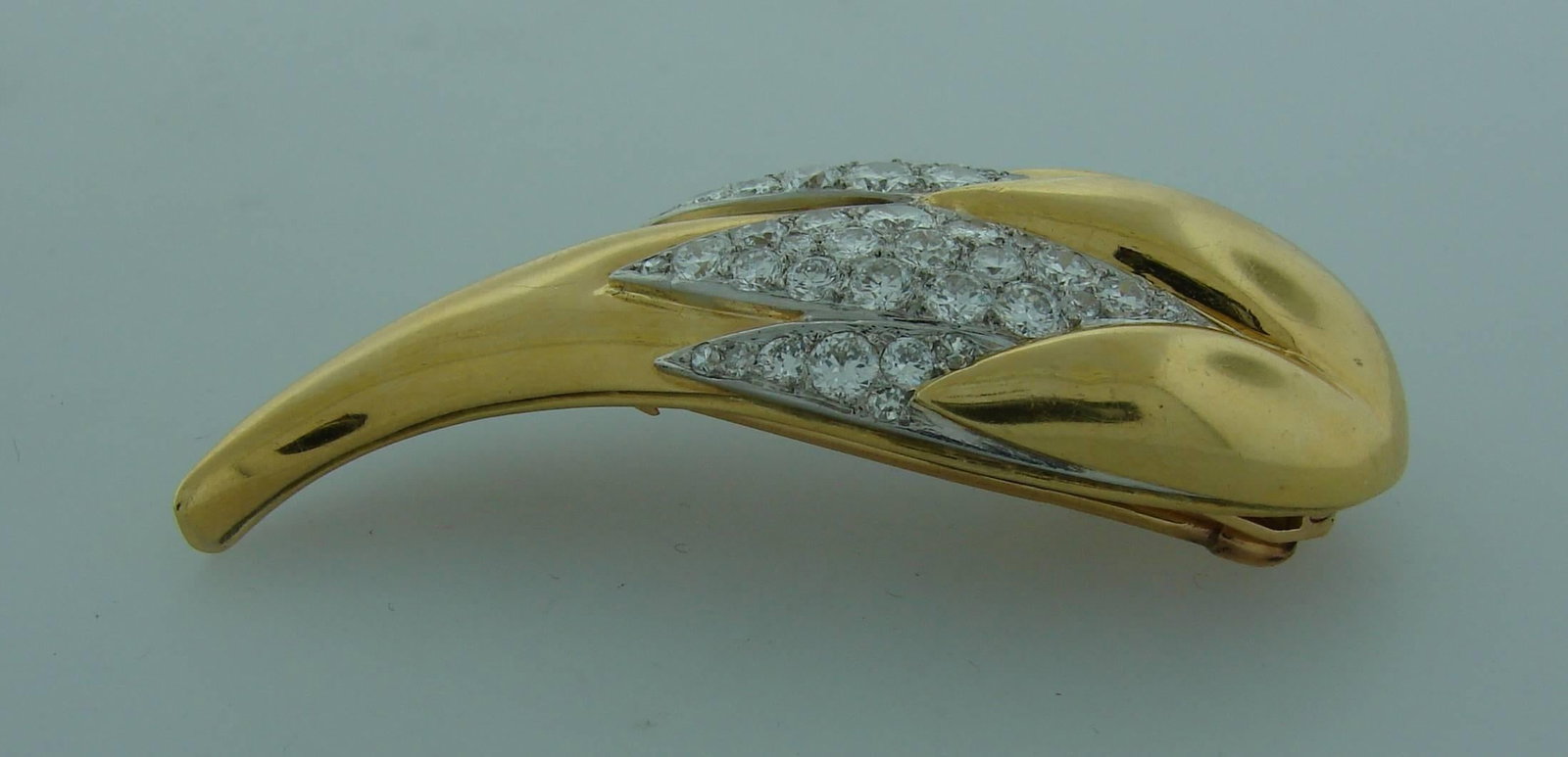 Suzanne Belperron Dents de Loup Clip Brooches Diamond Gold Platinum - 3