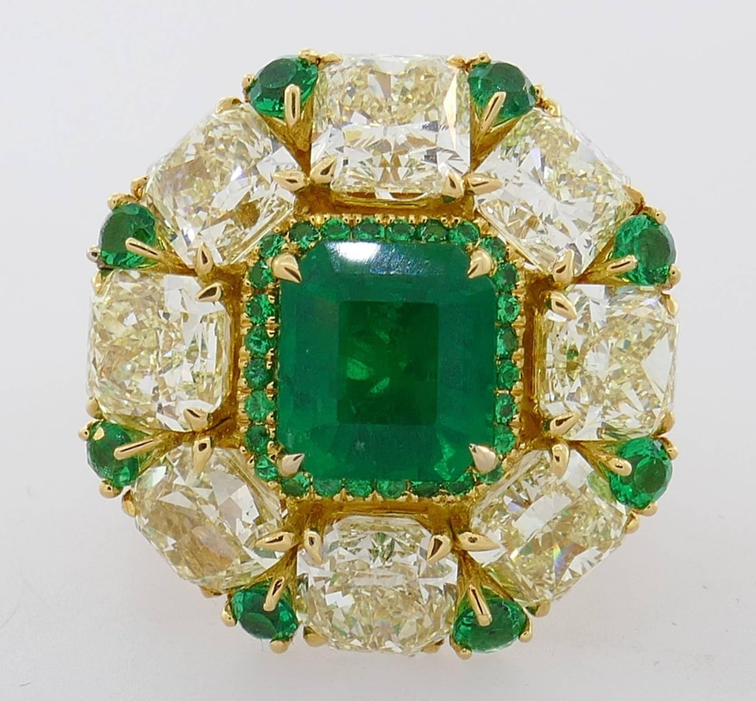 2.24 Carat Emerald Diamond Yellow Gold Ring - 4