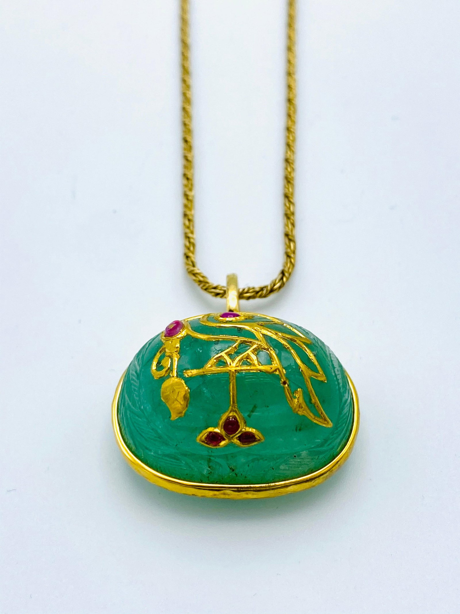 1930’s Yellow Gold, Carved Emerald and Ruby Pendant Chain Necklace - 5