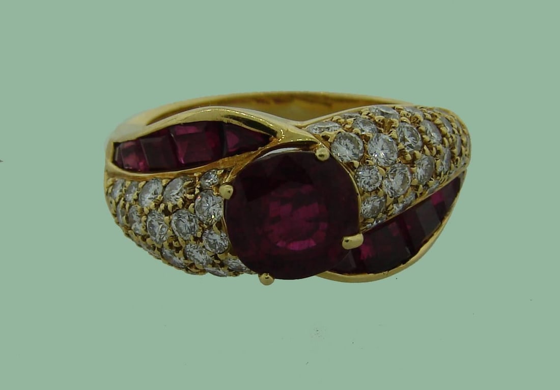 Vintage GRAFF Ruby Diamond 18k Yellow Gold Ring 2.06 cts AGL Report - 3