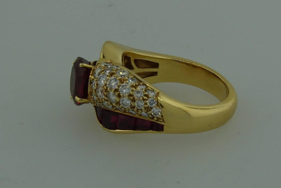 Vintage GRAFF Ruby Diamond 18k Yellow Gold Ring 2.06 cts AGL Report - 4
