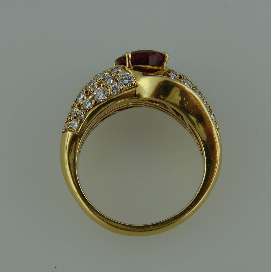 Vintage GRAFF Ruby Diamond 18k Yellow Gold Ring 2.06 cts AGL Report - 5