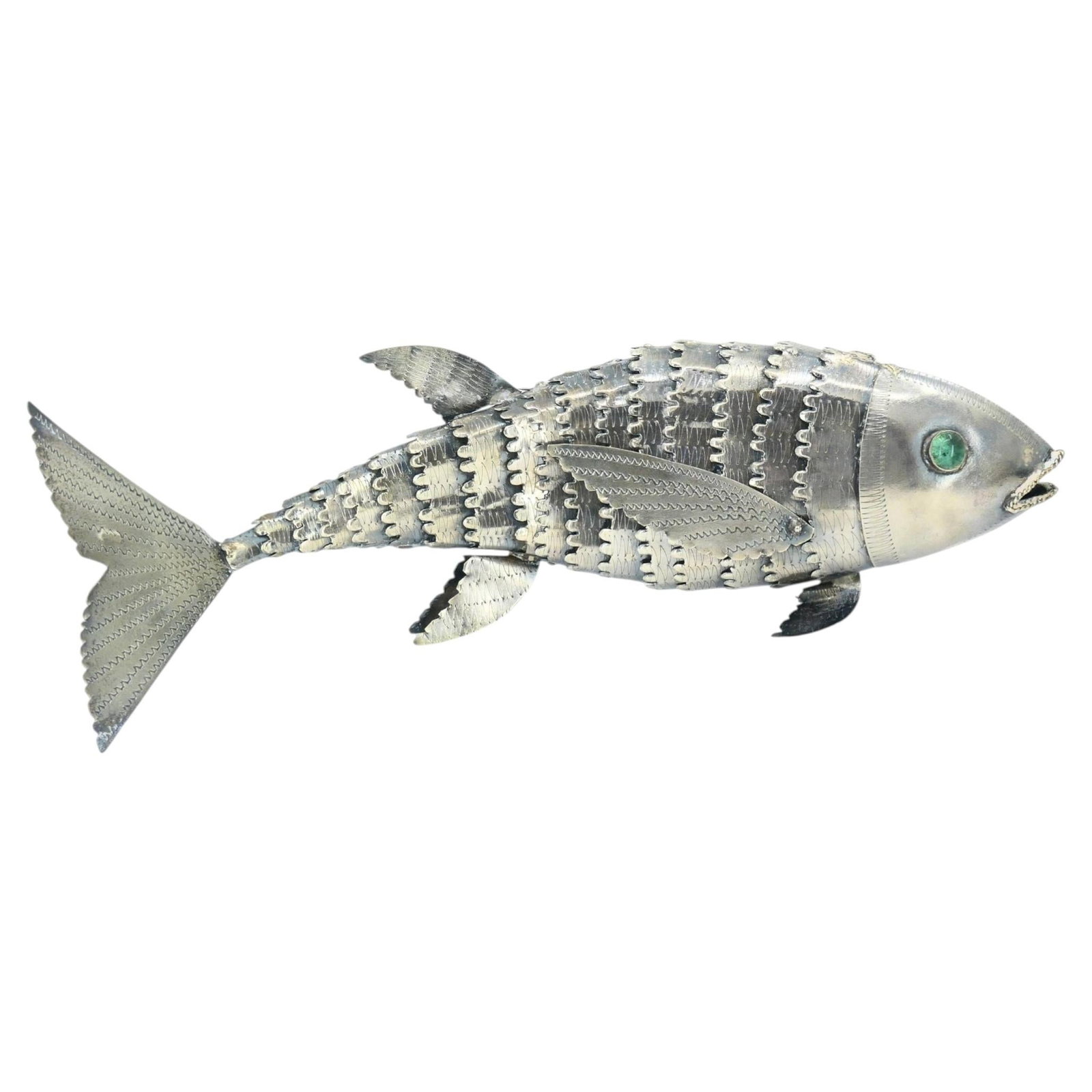 Vintage Articulated Sterling Silver Fish Figurine Mid Century Modern: Vintage Articulated Sterling Silver Fish Figurine Mid Century Modern Stamped PLATA925 Eyes likely made of glass The body is articulated and has movement The fish stands up on the bottom fins Great vin
