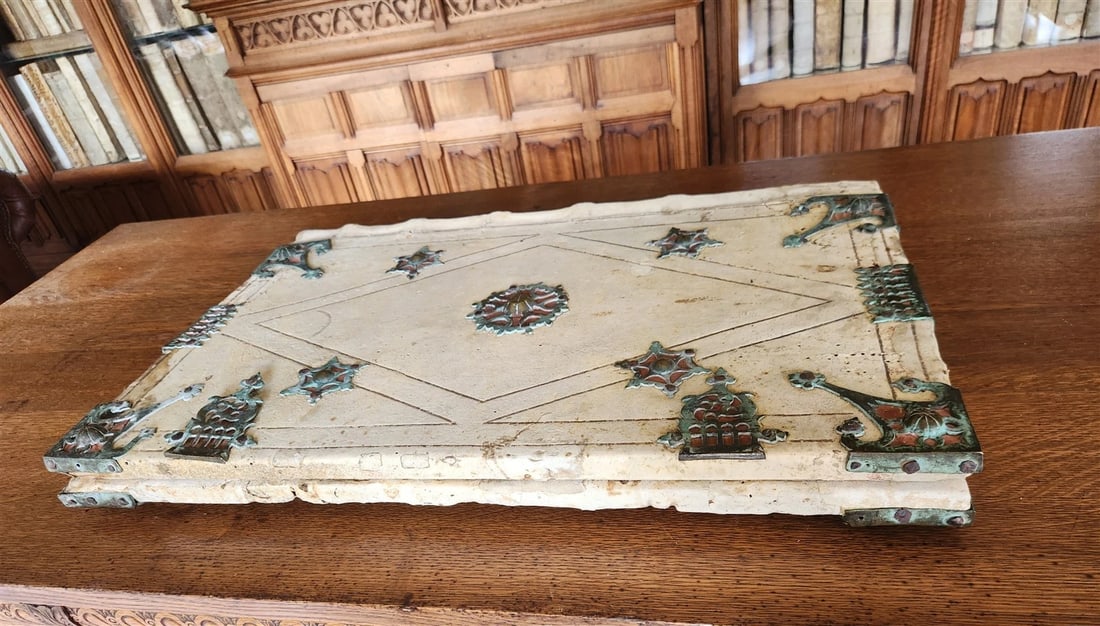 15th CENTURY UNIQUE MASSIVE BINDING FOR ANTIPHONAL CHURCH MANUSCRIPT antique - 3