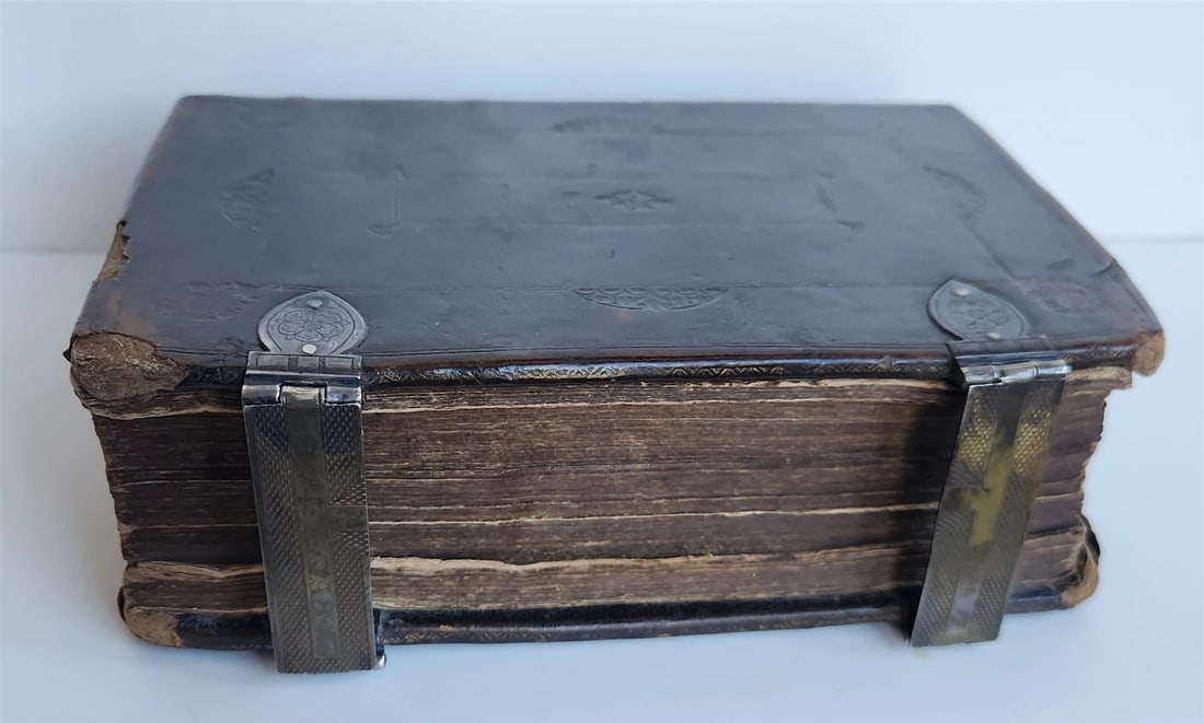 1640 BIBLE in ENGLISH by ROBERT BARKER antique ORIGINAL BINDING w/ CLASPS KJV - 7