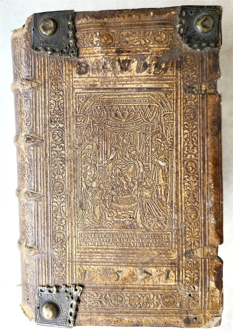 1571 BIBLE in LATIN ILLUSTRATED w/ 135 WOODCUTS antique PIGSKIN w/ METAL CORNERS - 5