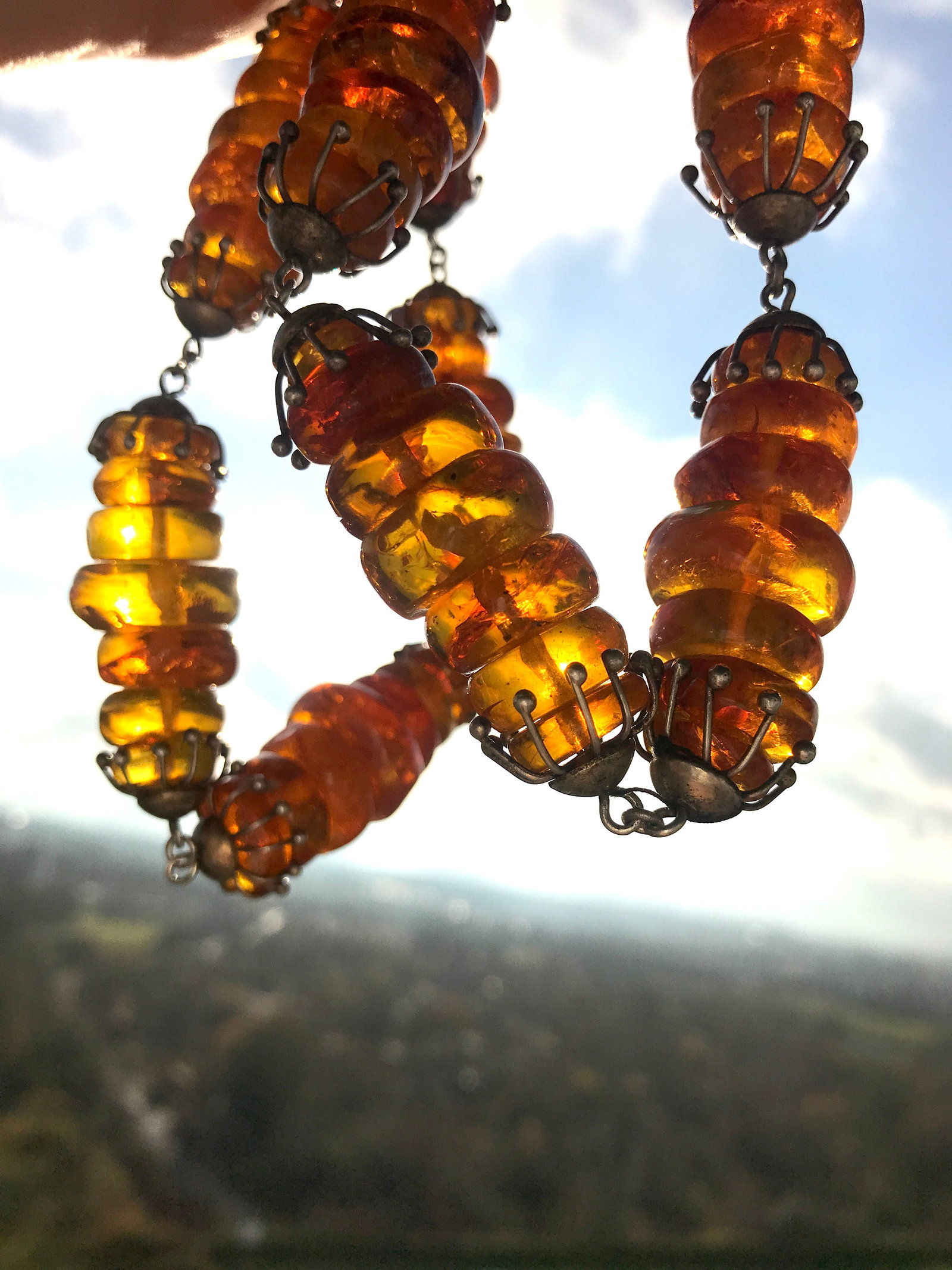 Stunning Vintage Amber Necklace made from Oval shaped Amber beads - 3