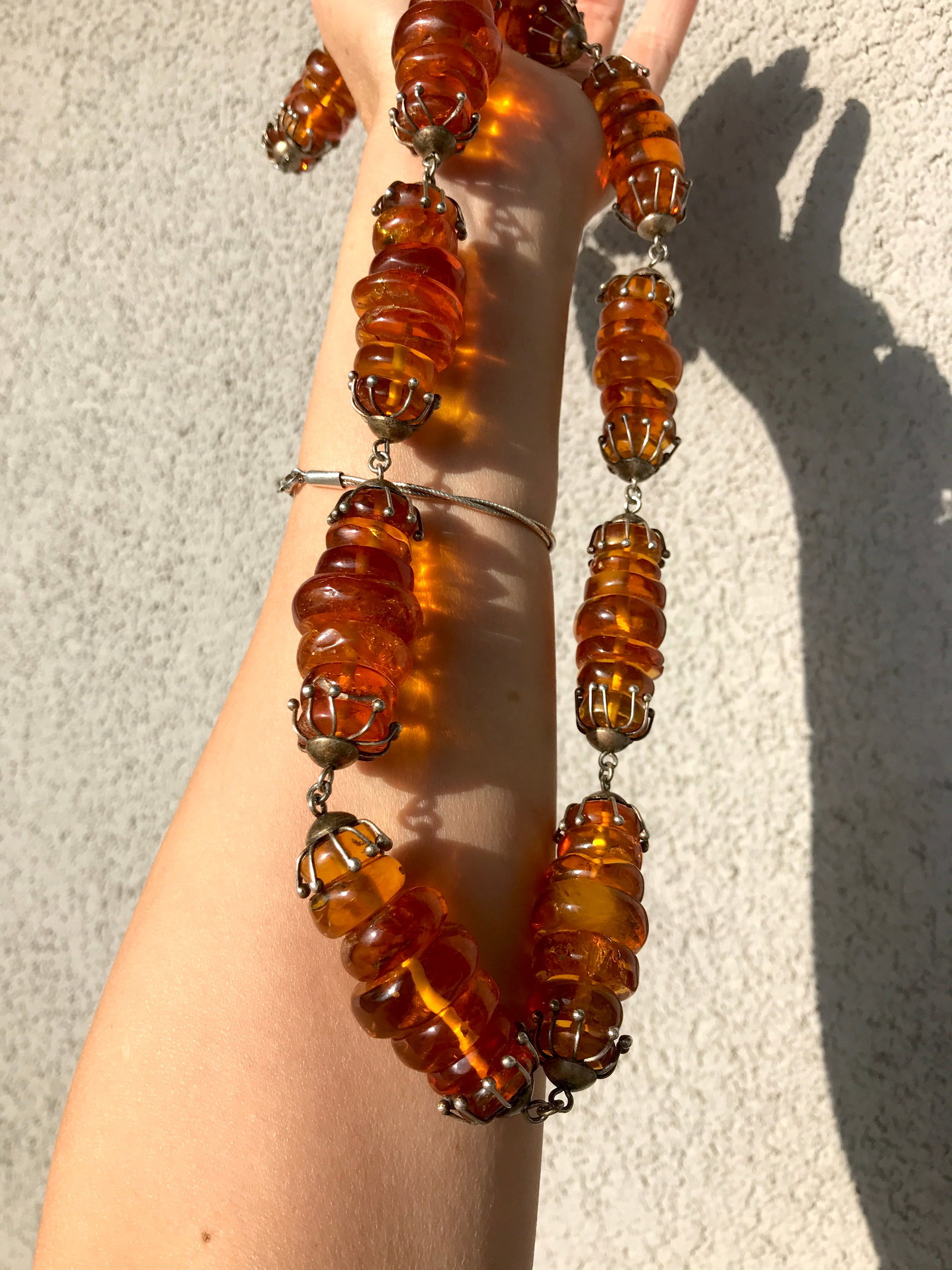 Stunning Vintage Amber Necklace made from Oval shaped Amber beads - 4