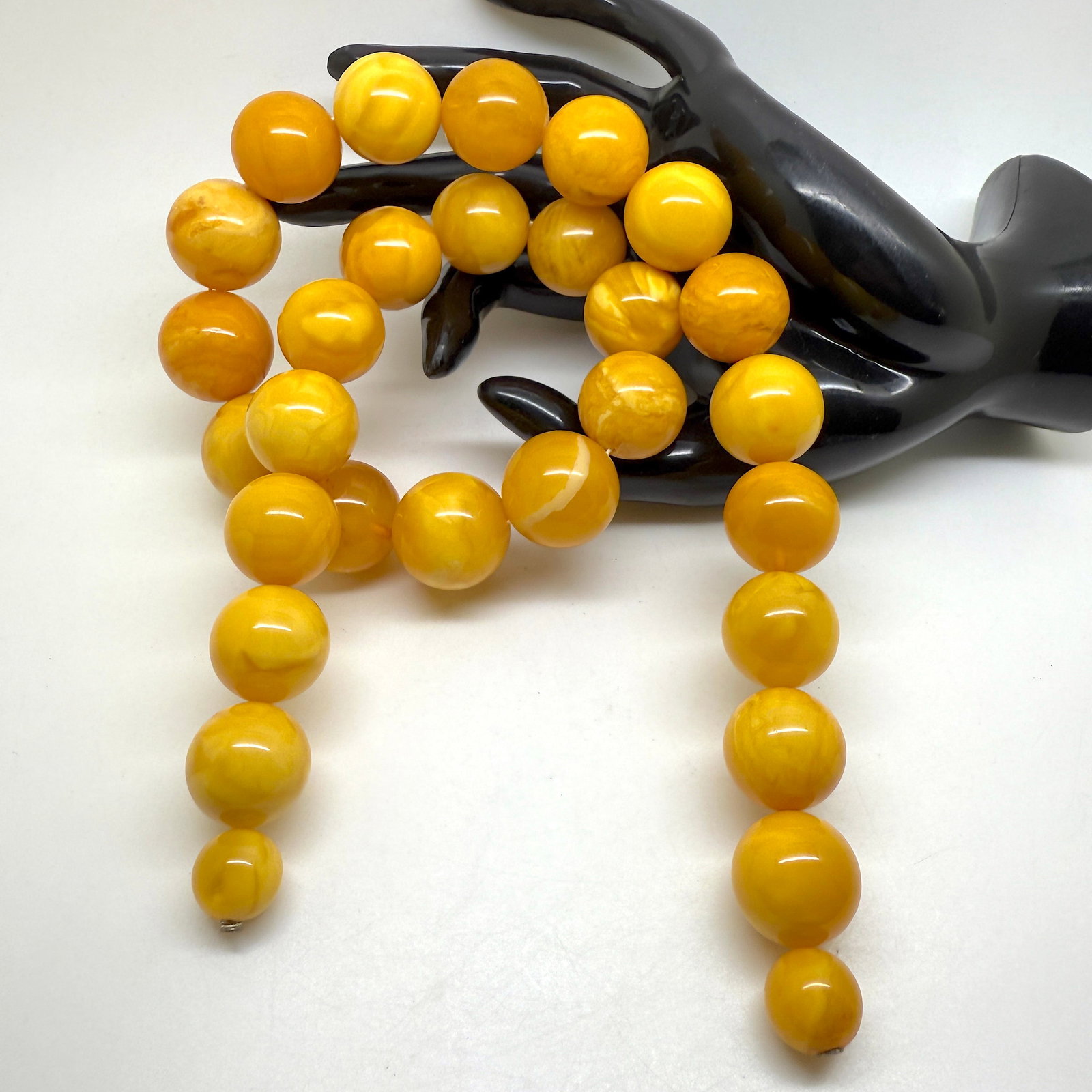 Grand Vintage Amber Necklace - 2