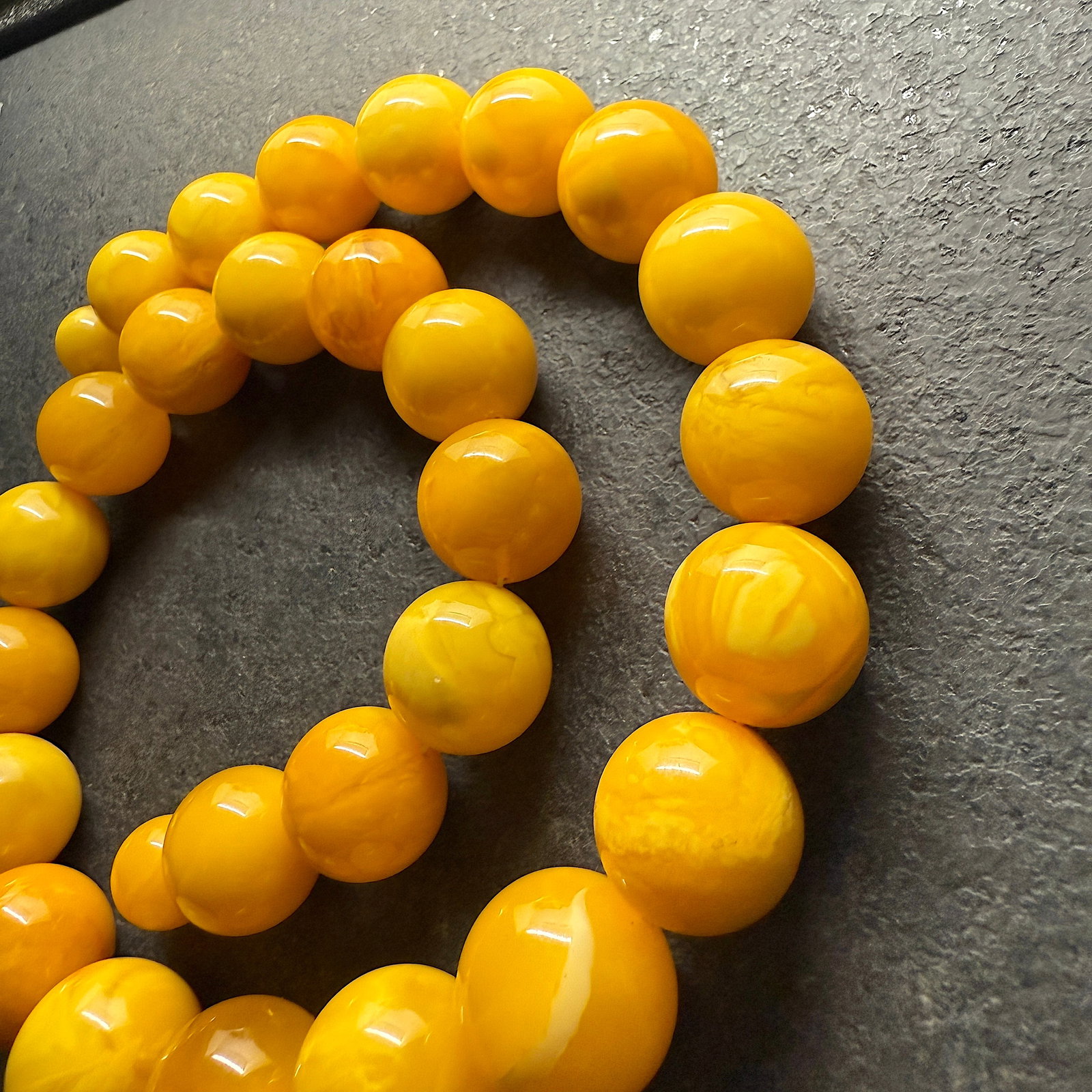 Grand Vintage Amber Necklace - 8