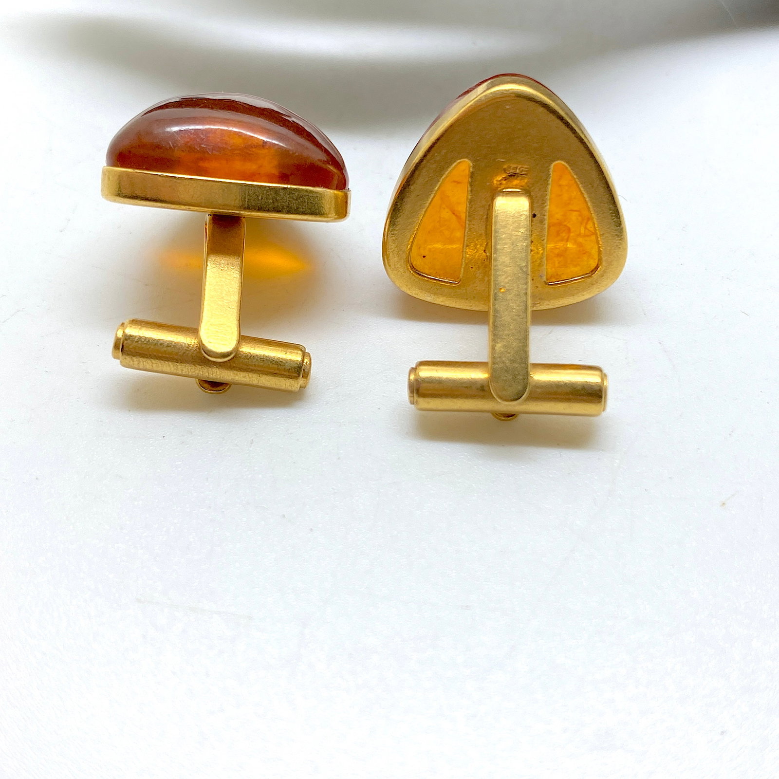 Astonishing Vintage Reuleaux shaped Amber Cufflinks - 3