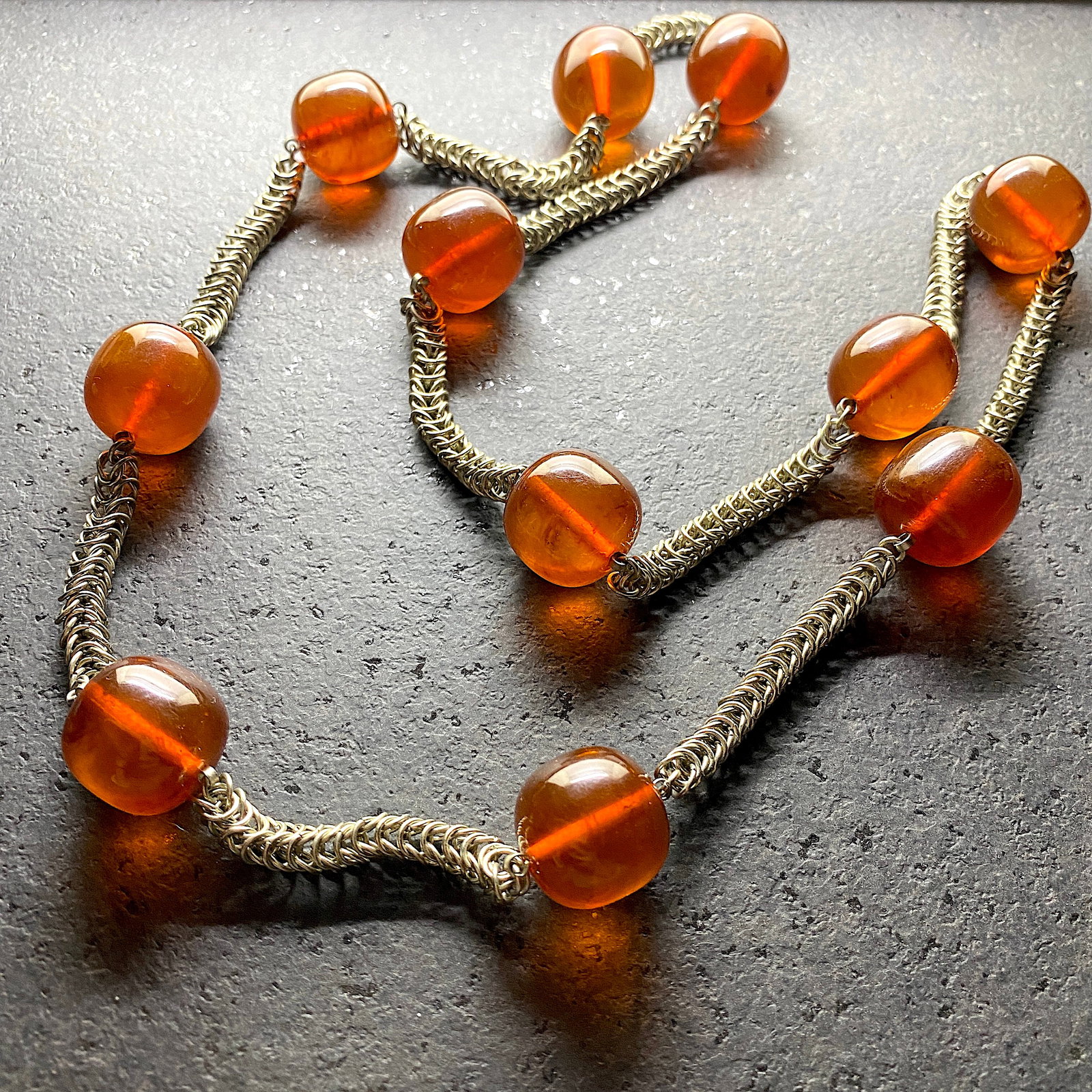 Extraordinary Vintage Amber Necklace made from Round Amber beads: Title:Extraordinary Vintage Amber Necklace made from Round Amber beads Metal:Metal Gemstone:Amber Weight:92.6 g Size:Bead size: 20.0 mm Bead size: 0.787 inches Made of:(Reconstituted Amber or Whole St