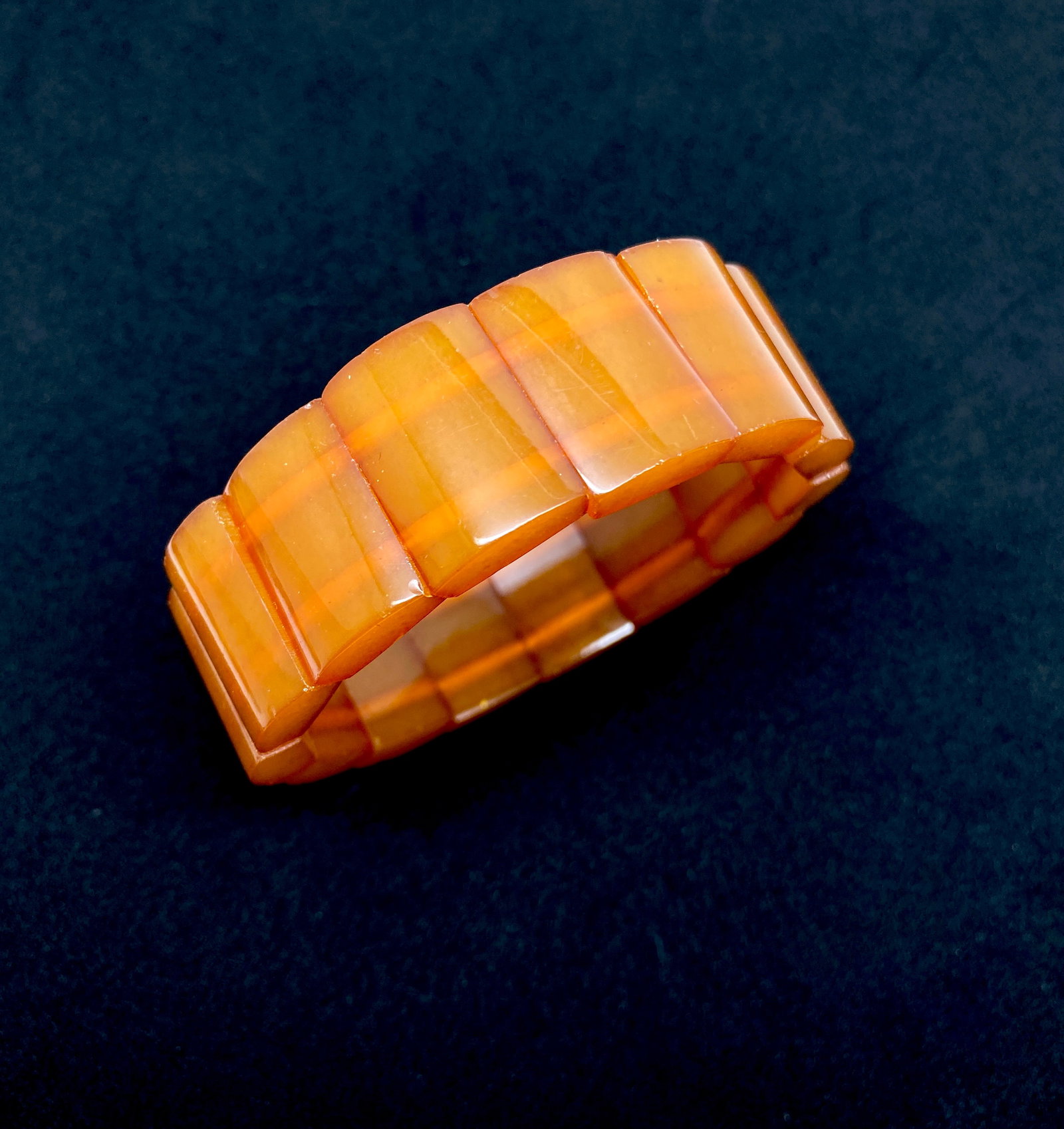 Alluring Vintage Amber Bracelet made from Plate like Amber beads: Title:Alluring Vintage Amber Bracelet made from Plate like Amber beads Metal:None Gemstone:Amber Weight:29.3 g Size:Bead size: 22.0 x 15.75 mm Bead size: 0.866 x 0.62 inches Made of:(Reconstituted