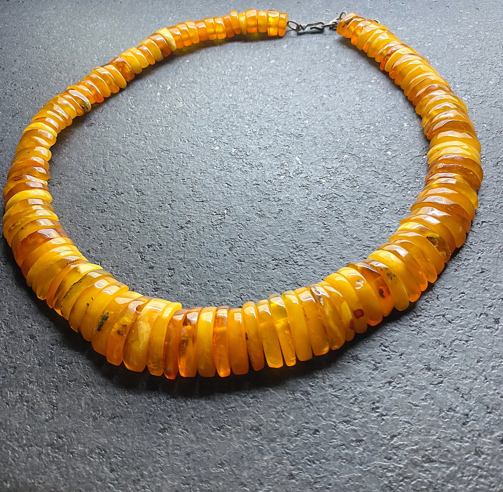 Outstanding Vintage Amber Necklace made from Hand Carved Amber beads - 2