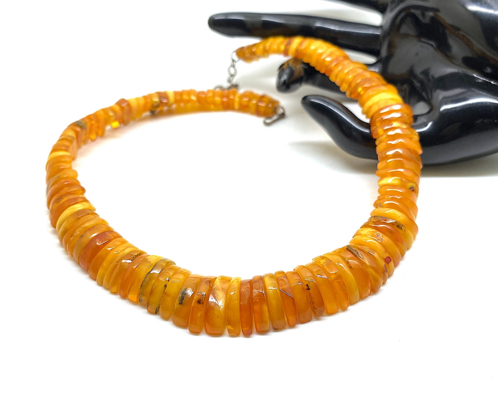 Outstanding Vintage Amber Necklace made from Hand Carved Amber beads - 4