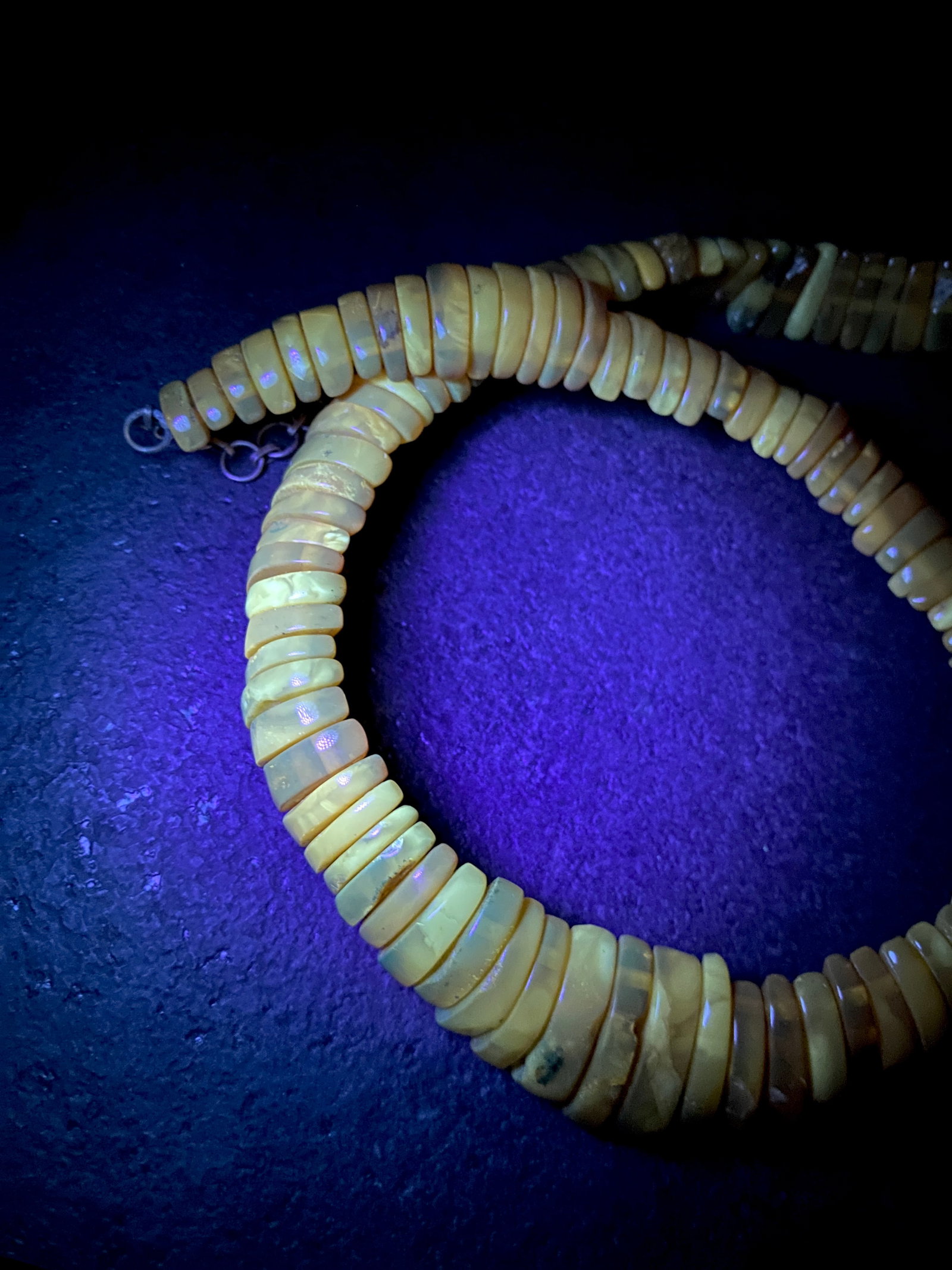 Outstanding Vintage Amber Necklace made from Hand Carved Amber beads - 9