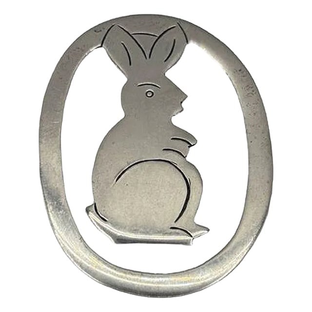 Vintage Hand Etched Taxco 925 Sterling Silver Bunny Rabbit Bookmark: Title: Vintage Hand Etched Taxco 925 Sterling Silver Bunny Rabbit Bookmark Description: Mid-century era hand-etched sterling silver bunny rabbit bookmark featuring a bunny standing upright surrounded 