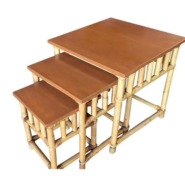 Restored Vintage Set of 3 Rattan Nesting Side Tables W/ Mahogany Top - 11