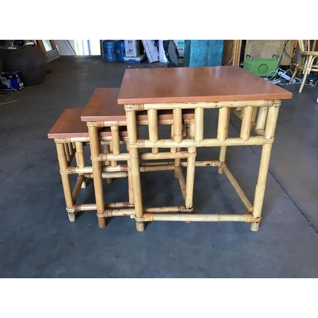 Restored Vintage Set of 3 Rattan Nesting Side Tables W/ Mahogany Top - 4