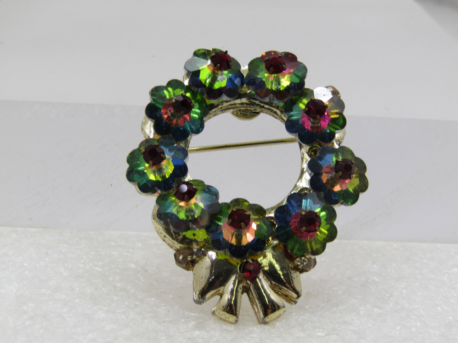 Vintage Watermelon Rhinestone Christmas Wreath Brooch, 1960's - 4