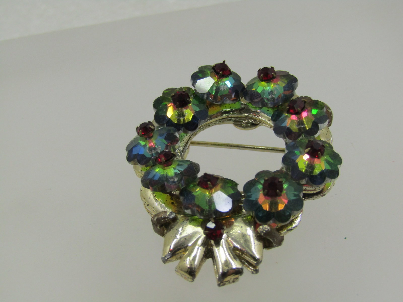 Vintage Watermelon Rhinestone Christmas Wreath Brooch, 1960's - 5