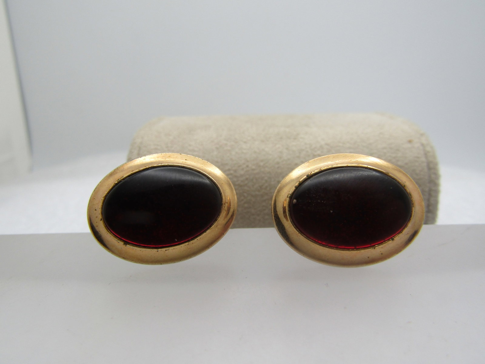 Vintage Red Glass Stone Cufflinks, Correct Quality, 1940's: Title: Vintage Red Glass Stone Cufflinks, Correct Quality, 1940's Description: Vintage Red Glass Stone Cufflinks, Correct Quality, 1940's. These are signed Correct Quality around the base of the mecha