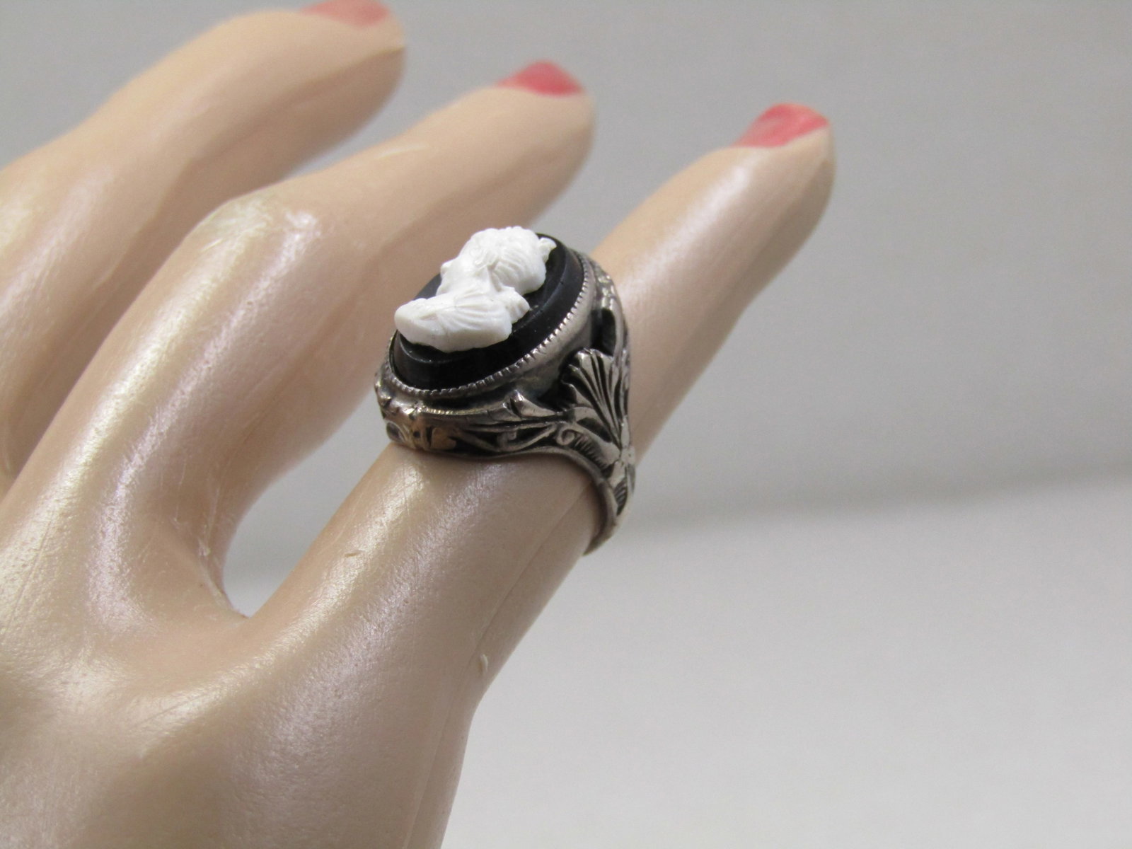 Vintage Sterling Cameo Ring, Sz. 3, Pre Mid Century - 6