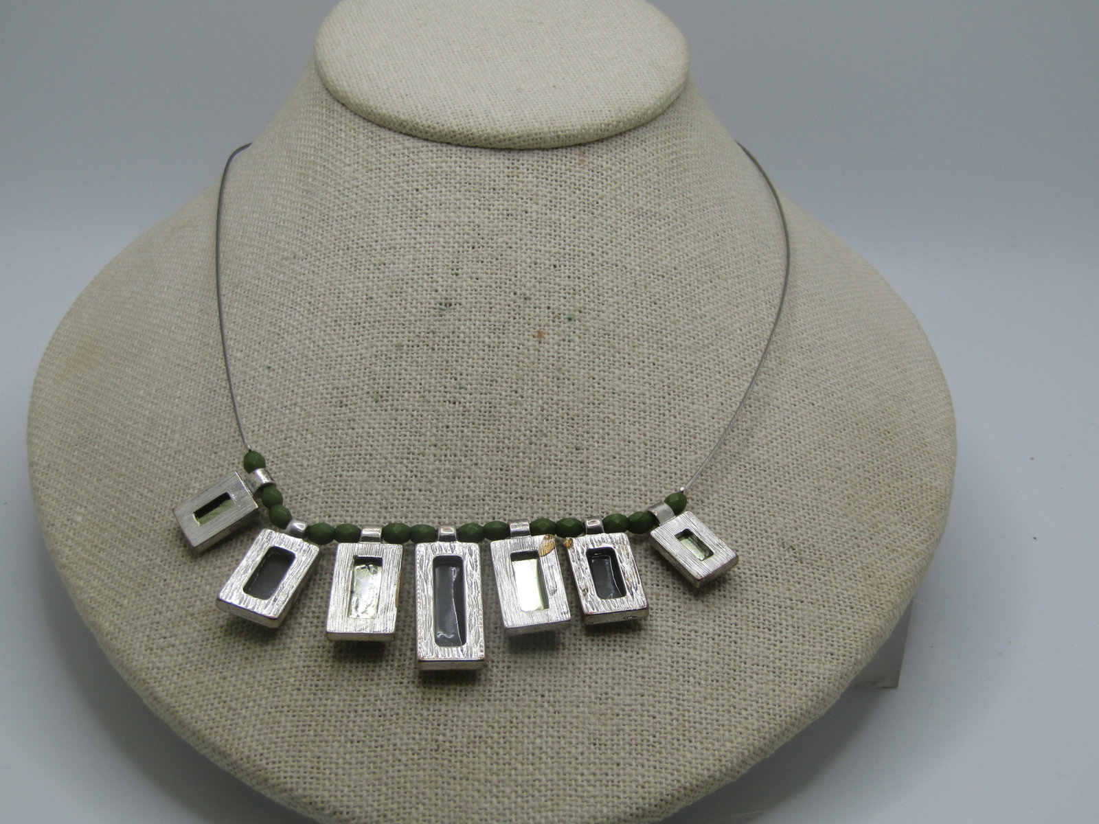 Green Faceted Bib Necklace, 20", Silver Tone - 5