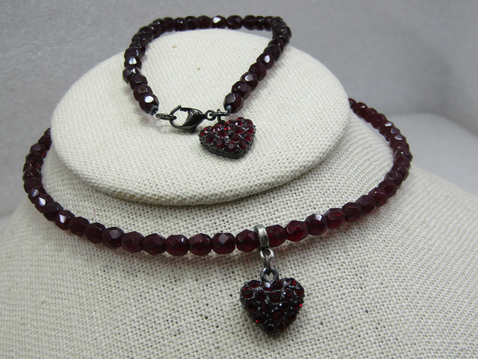 Vintage Red Faceted Beaded Necklace & Earrings Set - 2