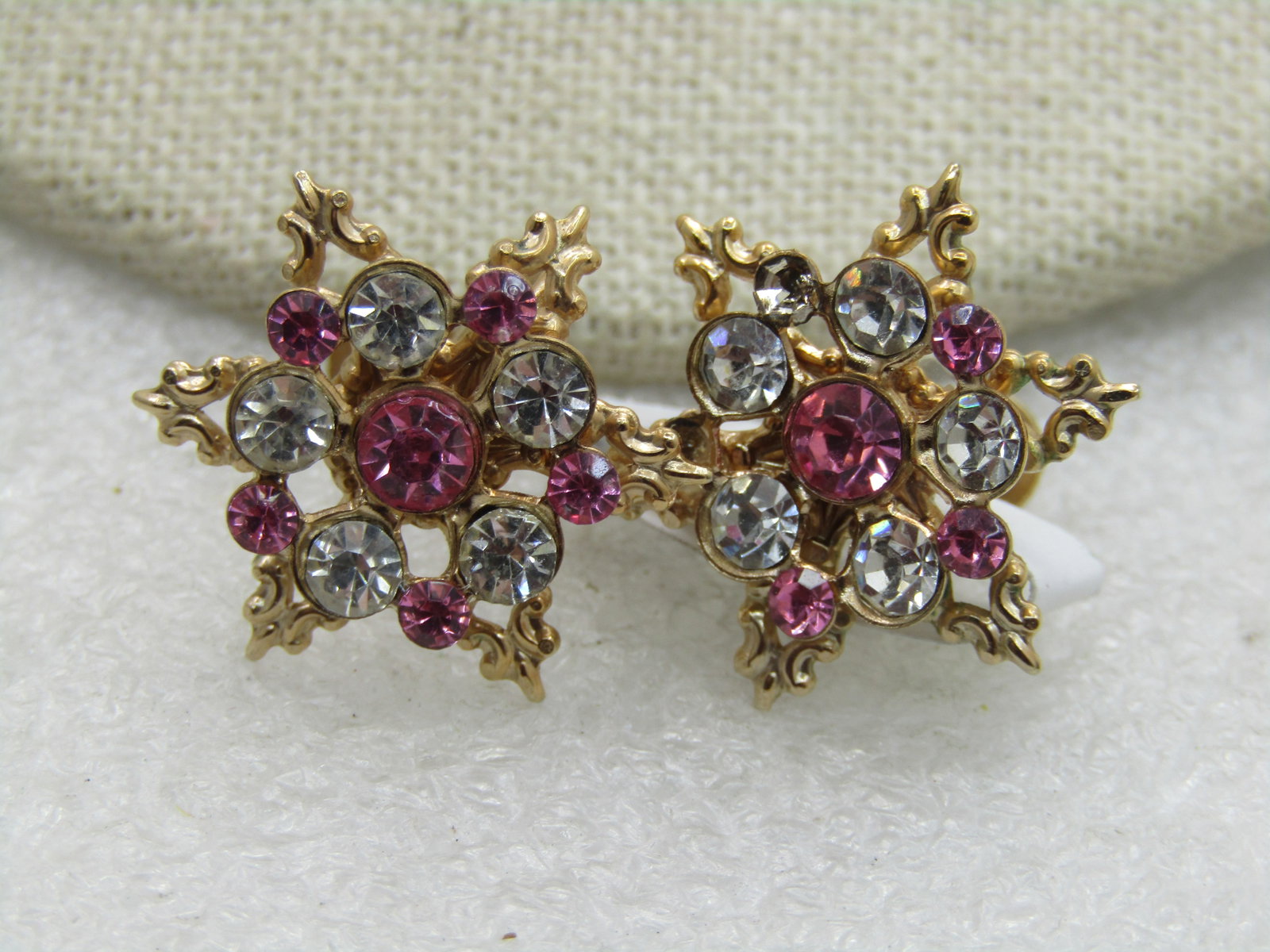 Vintage Pink Rhinestone Star Earrings, Screw Back, 1960's. - 3
